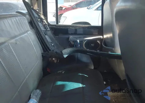 1999 Ford Explorer Xl/Xlt z USA, uszkodzony, nr VIN 1FMZU34X5XUC07728